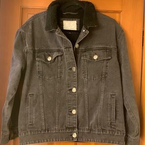 Cotton On black denim jacket with Sherpa collar size 6 US women’s